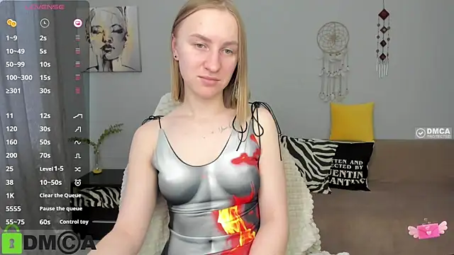 Snapshot of BeautyBlondy chatting on February 11, 1:27 pm BeautyBlondy online show from February 11, 1:27 pm