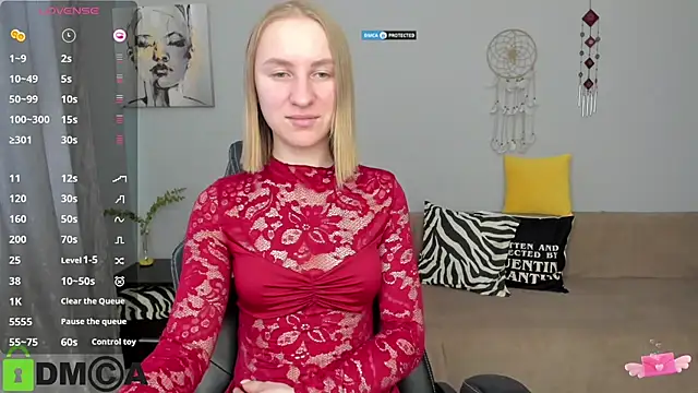 Snapshot of BeautyBlondy chatting on February 12, 1:28 pm BeautyBlondy online show from February 12, 1:28 pm