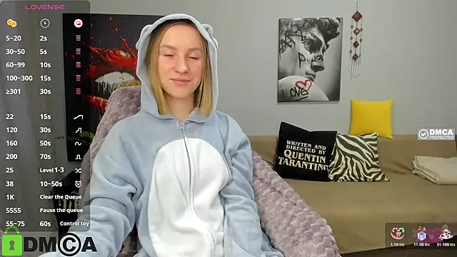 Snapshot of BeautyBlondy chatting on February 24, 1:31 pm BeautyBlondy online show from February 24, 1:31 pm