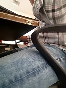 braveman999 online show from February 13, 7:04 am