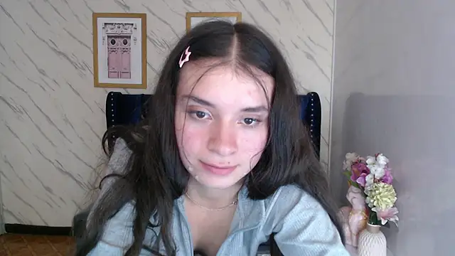Snapshot of Sarita_v_ chatting on March 6, 6:59 pm Sarita v online show from March 6, 6:59 pm