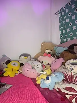 Snapshot of Selesumii chatting on February 15, 11:45 pm Selesumii online show from February 15, 11:45 pm