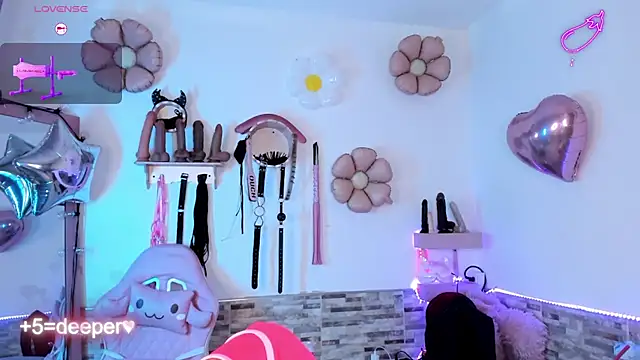 Snapshot of amyswallow7 chatting on January 18, 2:26 am amyswallow7 online show from January 18, 2:26 am