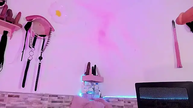 Snapshot of amyswallow7 chatting on February 3, 6:40 am amyswallow7 online show from February 3, 6:40 am