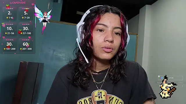 Snapshot of Lovelyamyy chatting on October 13, 4:40 pm Lovelyamyy online show from October 13, 4:40 pm