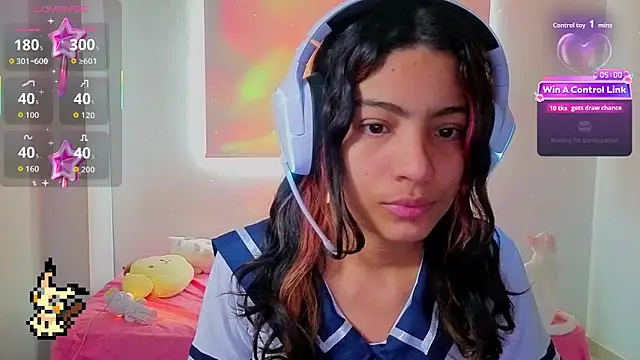 Snapshot of Lovelyamyy chatting on December 18, 9:32 pm Lovelyamyy online show from December 18, 9:32 pm