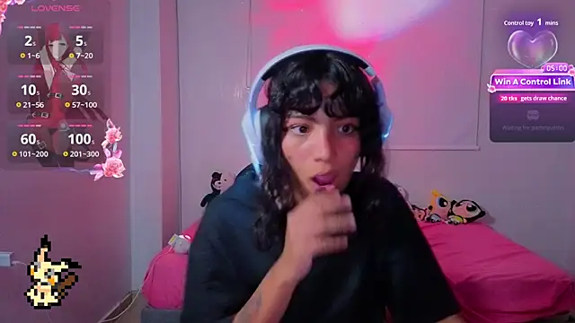 Snapshot of Lovelyamyy chatting on February 19, 11:23 pm Lovelyamyy online show from February 19, 11:23 pm