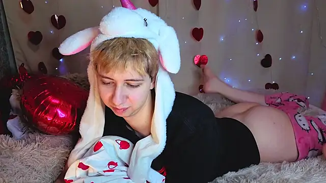 Snapshot of Timothy_Fox chatting on February 8, 11:08 pm Timothy Fox online show from February 8, 11:08 pm