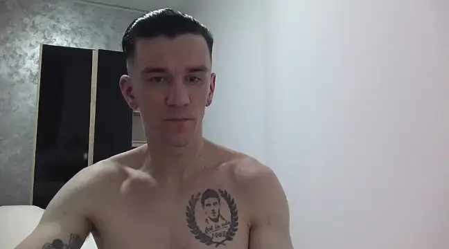 NathanNate0410 online show from January 20, 9:11 pm