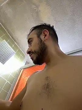 Snapshot of leonardohot1987 chatting on December 3, 7:01 pm leonardohot1987 online show from December 3, 7:01 pm