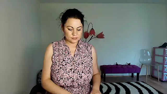 VixenVibesX online show from June 18, 11:58 am
