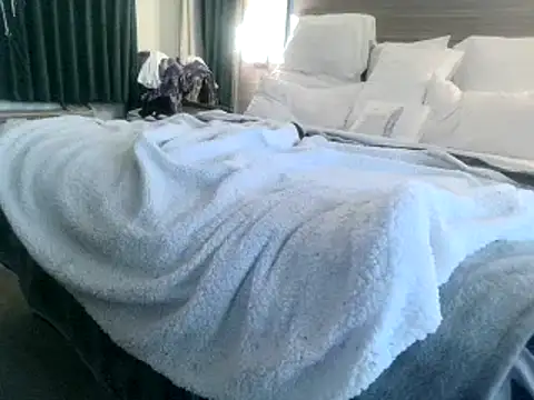 Snapshot of AQuickPhyx chatting on February 4, 3:00 am AQuickPhyx online show from February 4, 3:00 am