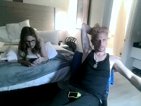 Snapshot of AQuickPhyx chatting on February 5, 12:53 am AQuickPhyx online show from February 5, 12:53 am