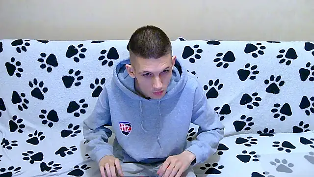 Lester Broo online show from April 5, 9:12 pm