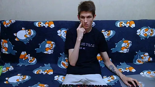 Lester Broo online show from June 23, 8:29 pm