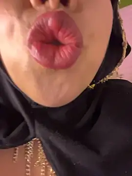 zahra Jalid online show from April 18, 3:27 pm