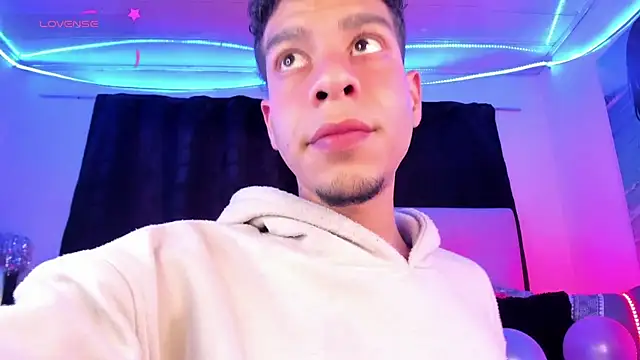 Ethan Boyy online show from March 3, 6:14 pm