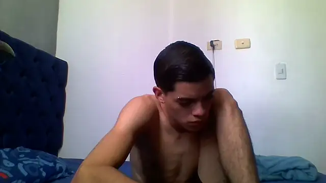 Latinos 2001 online show from June 10, 4:17 pm