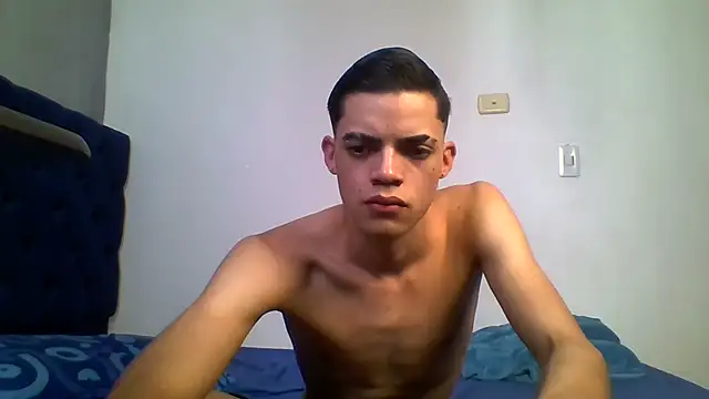 Latinos 2001 online show from June 13, 6:39 pm