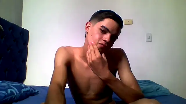 Latinos 2001 online show from June 15, 7:27 pm