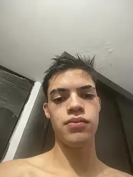 Latinos 2001 online show from June 16, 1:25 pm