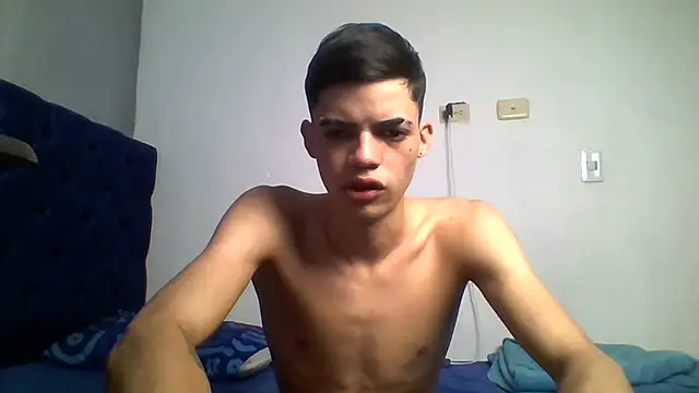 Latinos 2001 online show from June 25, 12:31 pm