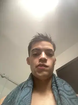 Latinos 2001 online show from June 28, 2:56 pm