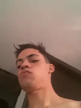 Latinos 2001 online show from July 12, 1:57 pm