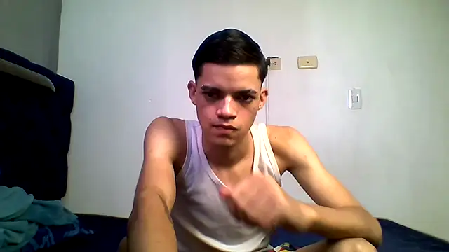 Latinos 2001 online show from July 24, 1:31 pm