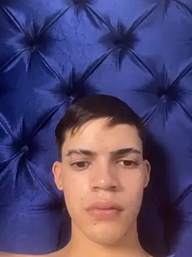 Latinos 2001 online show from July 28, 1:34 am