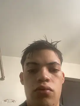 Latinos 2001 online show from July 28, 12:48 pm
