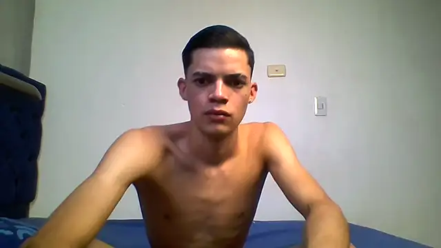 Latinos 2001 online show from August 1, 10:19 pm