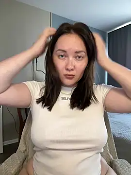 Kiss My Body online show from July 31, 12:15 pm