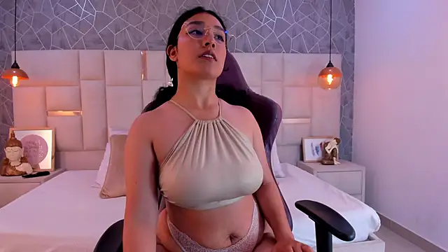 Tamara palacios online show from March 5, 2:56 pm