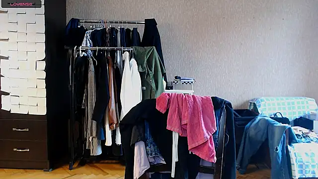  Roselina  online show from April 4, 8:01 am