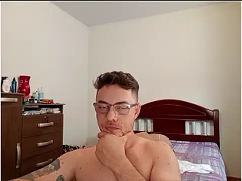 Dyllan   online show from April 13, 3:50 pm