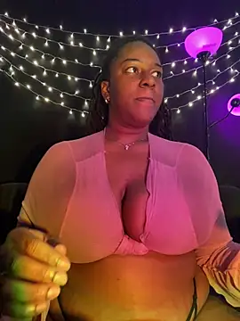 xoxoHotCoCo online show from January 5, 6:00 pm