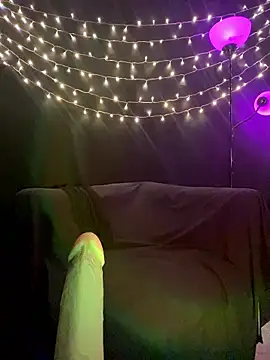 xoxoHotCoCo online show from January 6, 12:09 pm