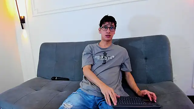 Cum hunters online show from March 29, 3:39 am