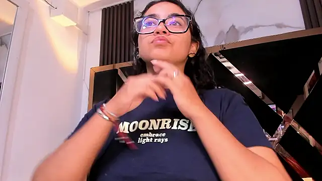 miilaklum online show from February 15, 5:31 pm