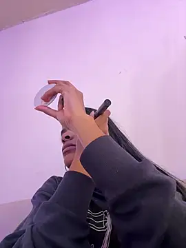 BriannaRoses online show from April 1, 4:02 am