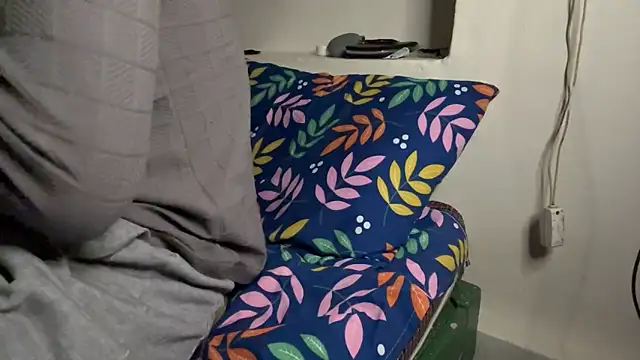 hot hunk boy online show from December 17, 7:09 pm