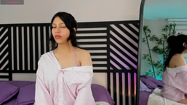 Savannah Cameron online show from February 21, 1:00 pm