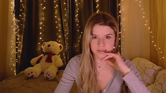 Melissa smith  online show from February 20, 1:35 am