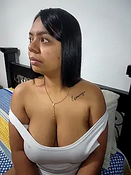 Snapshot of ashanty_b5 chatting on February 23, 9:23 pm ashanty b5 online show from February 23, 9:23 pm