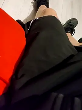 Snapshot of tbz49 chatting on April 7, 8:09 pm tbz49 online show from April 7, 8:09 pm