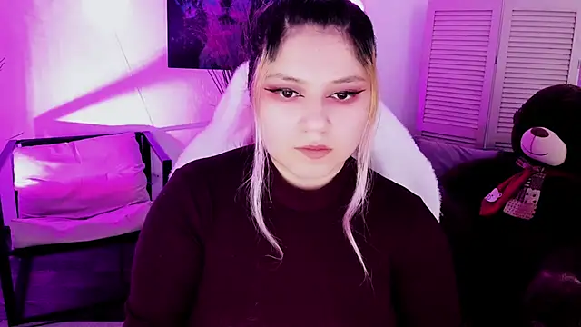 DiaAngell online show from April 4, 8:06 pm