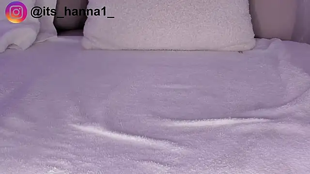 cutte hanna18 online show from June 2, 9:50 pm