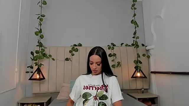 Paulina Lopezz online show from January 9, 8:43 pm