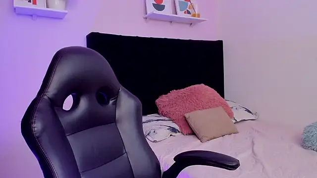 Paulina Lopezz online show from March 23, 8:02 pm